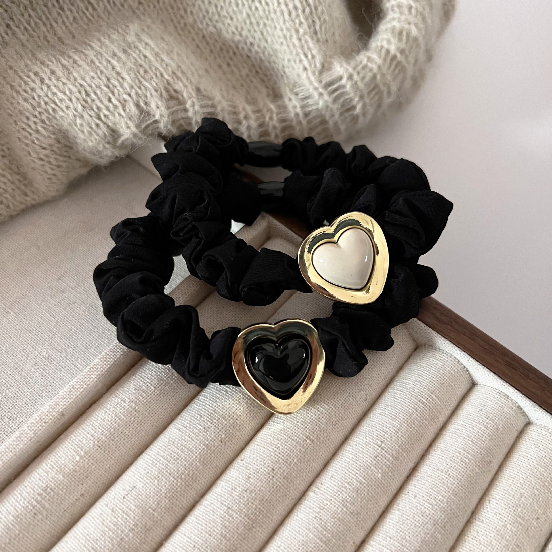 Women's Elastic Cloth Hair Tie Everyday Black White Metal Heart Hairband