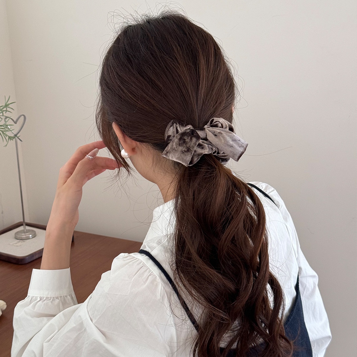 Women's Elegant Velvet Bowknot Hair Ties Large Solid Color Winter Scrunchies