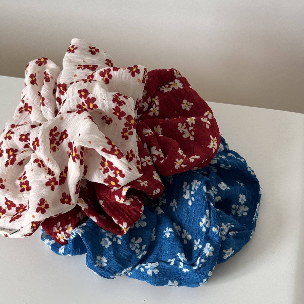 Women's Versatile Fabric Scrunchie Hair Ties For Ponytails Floral Print