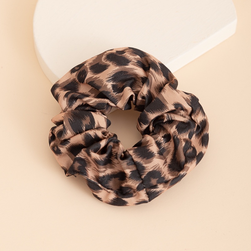 Women's Simple Elegant Leopard Print Cloth Hair Tie Cute Daily Accessory