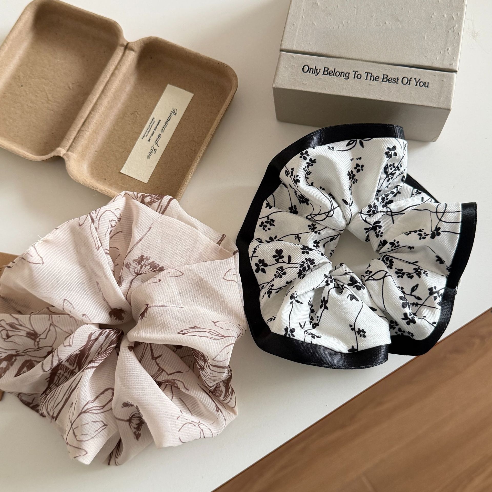 Women's Retro Water-Media Flower Hair Ties Elegant Minimalist Cloth Hair Bands