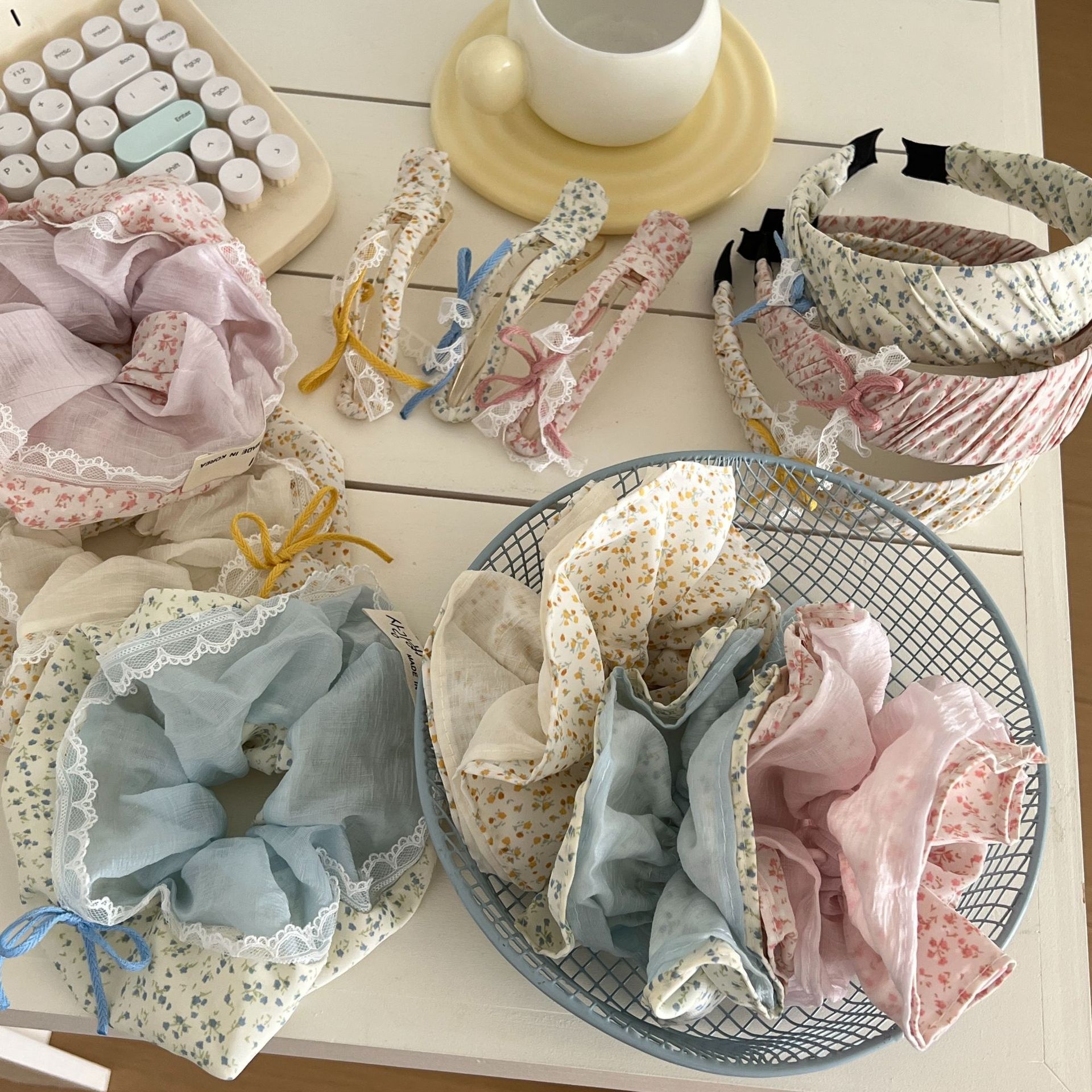 Women's Elegant Ditsy Floral Cloth Hair Clip and Band for Cute Daily Wear