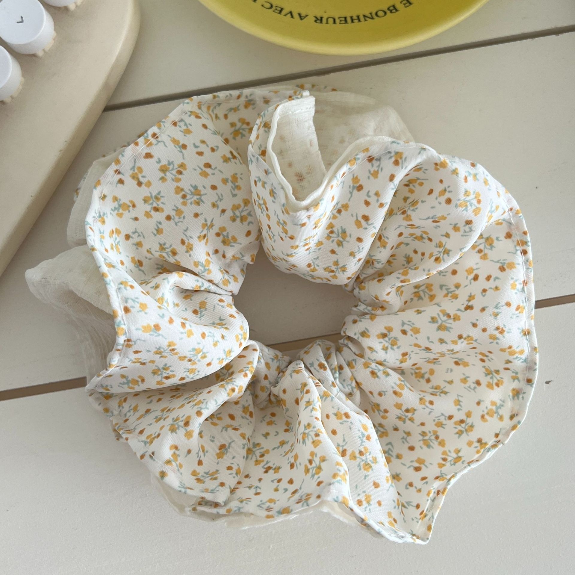 Women's Elegant Ditsy Floral Cloth Hair Clip and Band for Cute Daily Wear