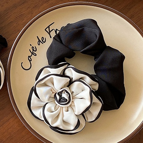 Women's IG Style Daily Satin Scrunchie Hair Tie Floral Pattern