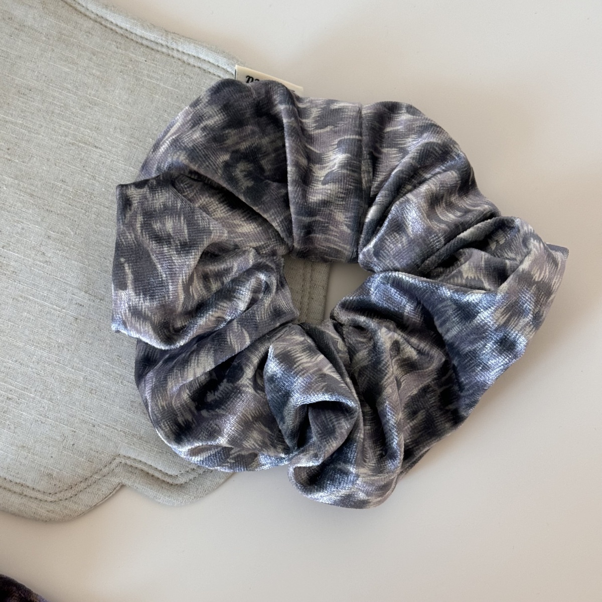 Women's French Velvet Pleated Elastic Hair Band Soft Leopard Print Scrunchie