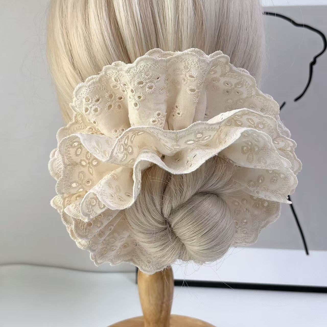 Women's Large Elastic Ponytail Hair Ties Sweet 4-Layer Pleated Lace