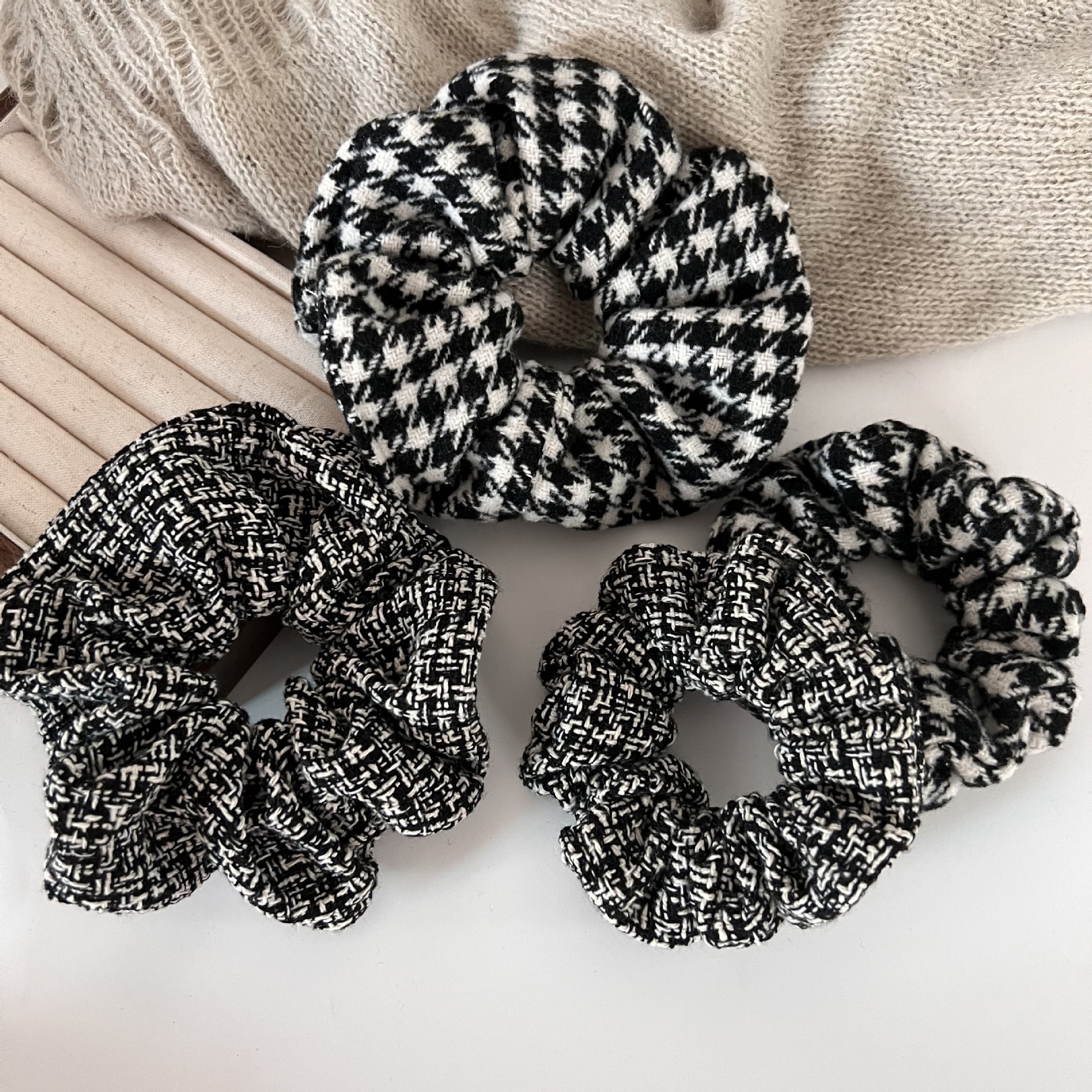 Women's Autumn Winter Cloth Bun Hair Tie Black And White Houndstooth Plaid
