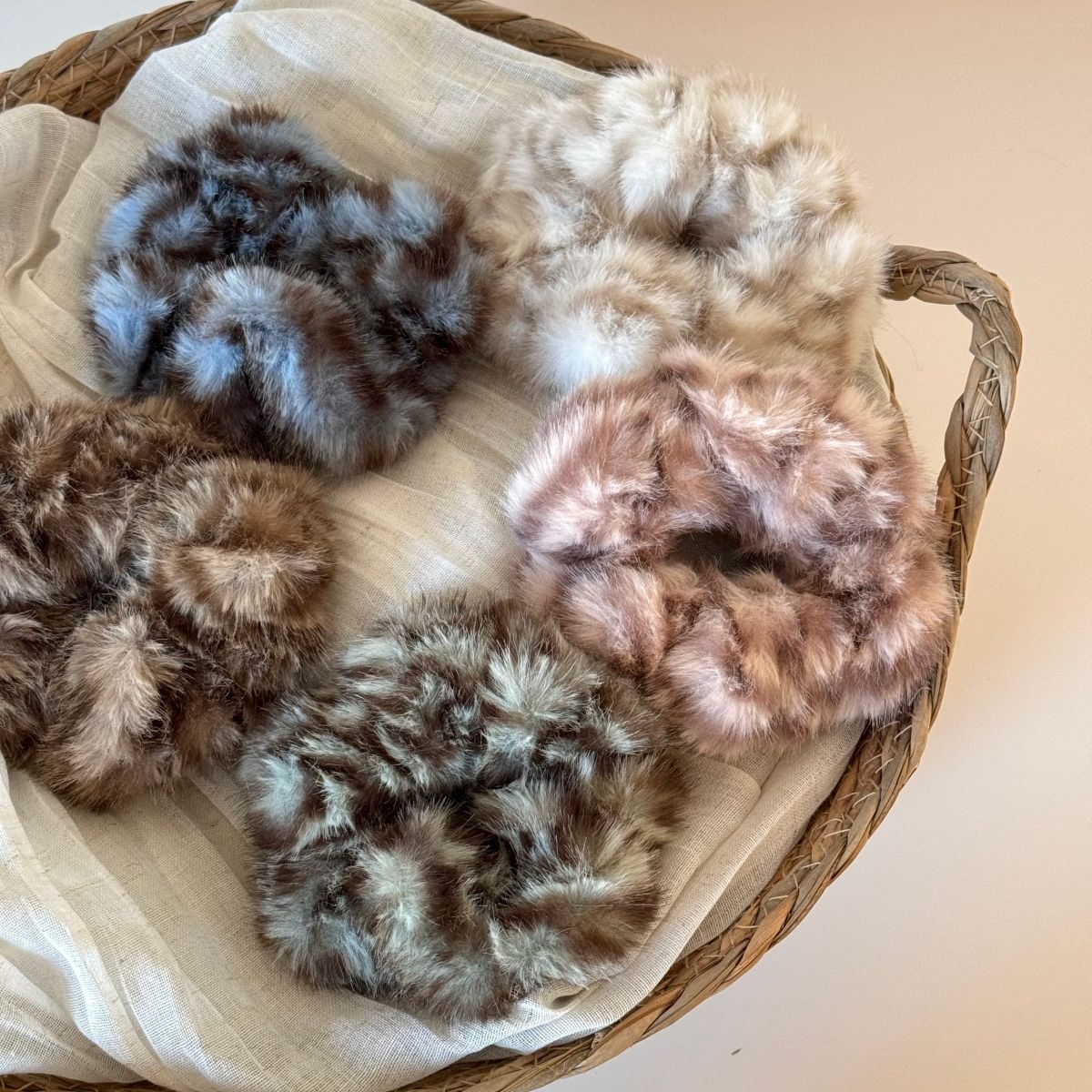 Women's Large High Elasticity Plush Winter Scrunchie Leopard Print