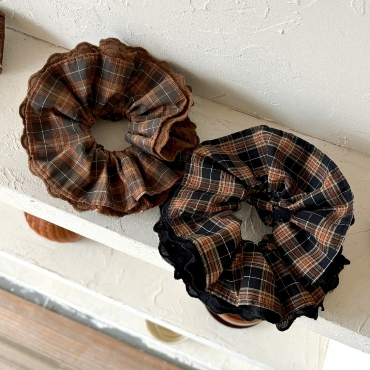 Women's Autumn Maillard Lace Cloth Hair Scrunchie Coffee Black Plaid