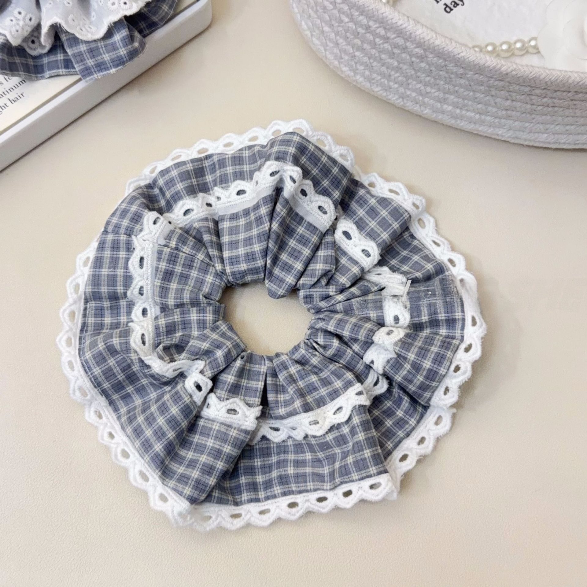 Women's Elegant Lace Hair Tie Scrunchie For Daily Wear Grey Plaid