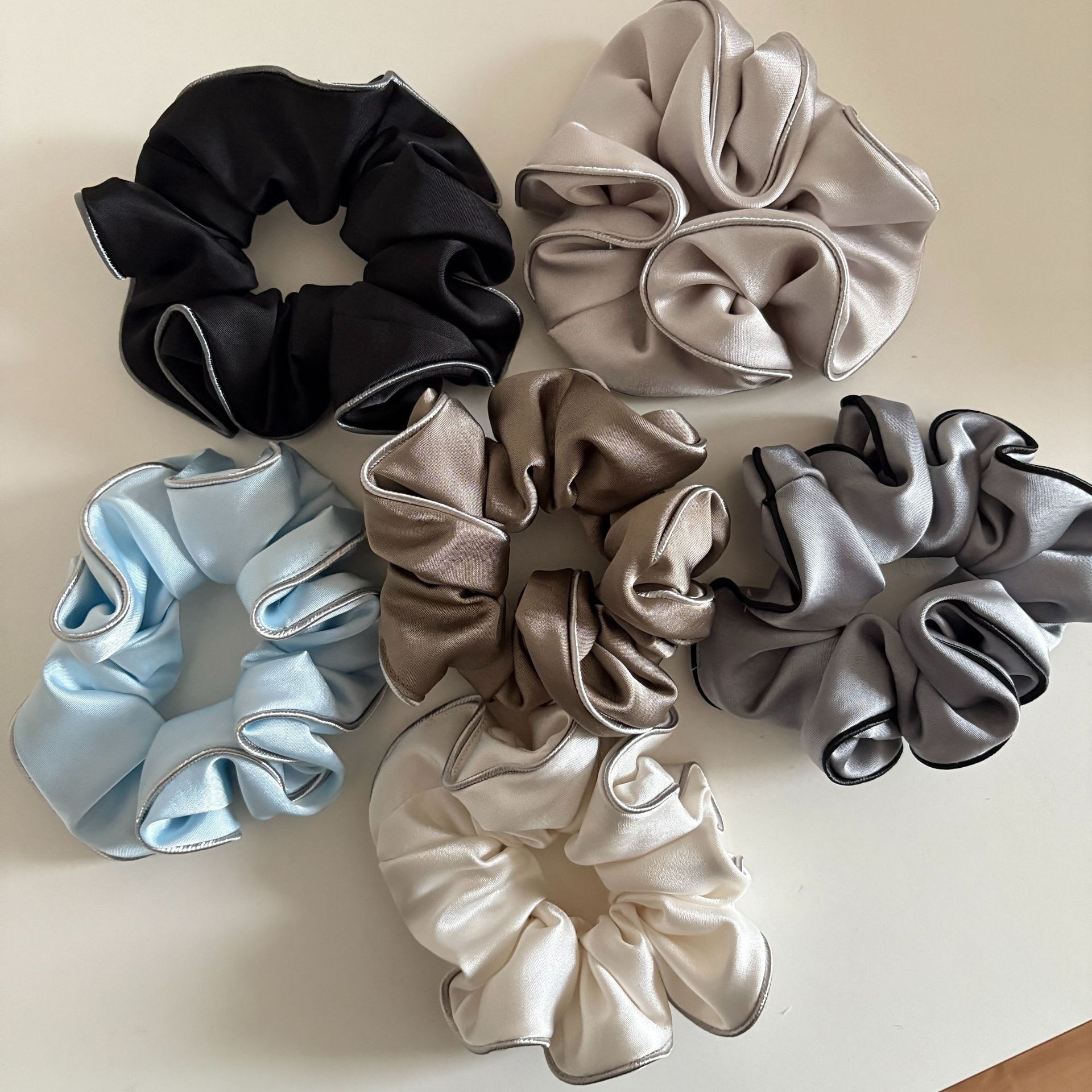 Women's Elegant Solid Black Cloth Hair Tie, Chic Spring Hair Accessory