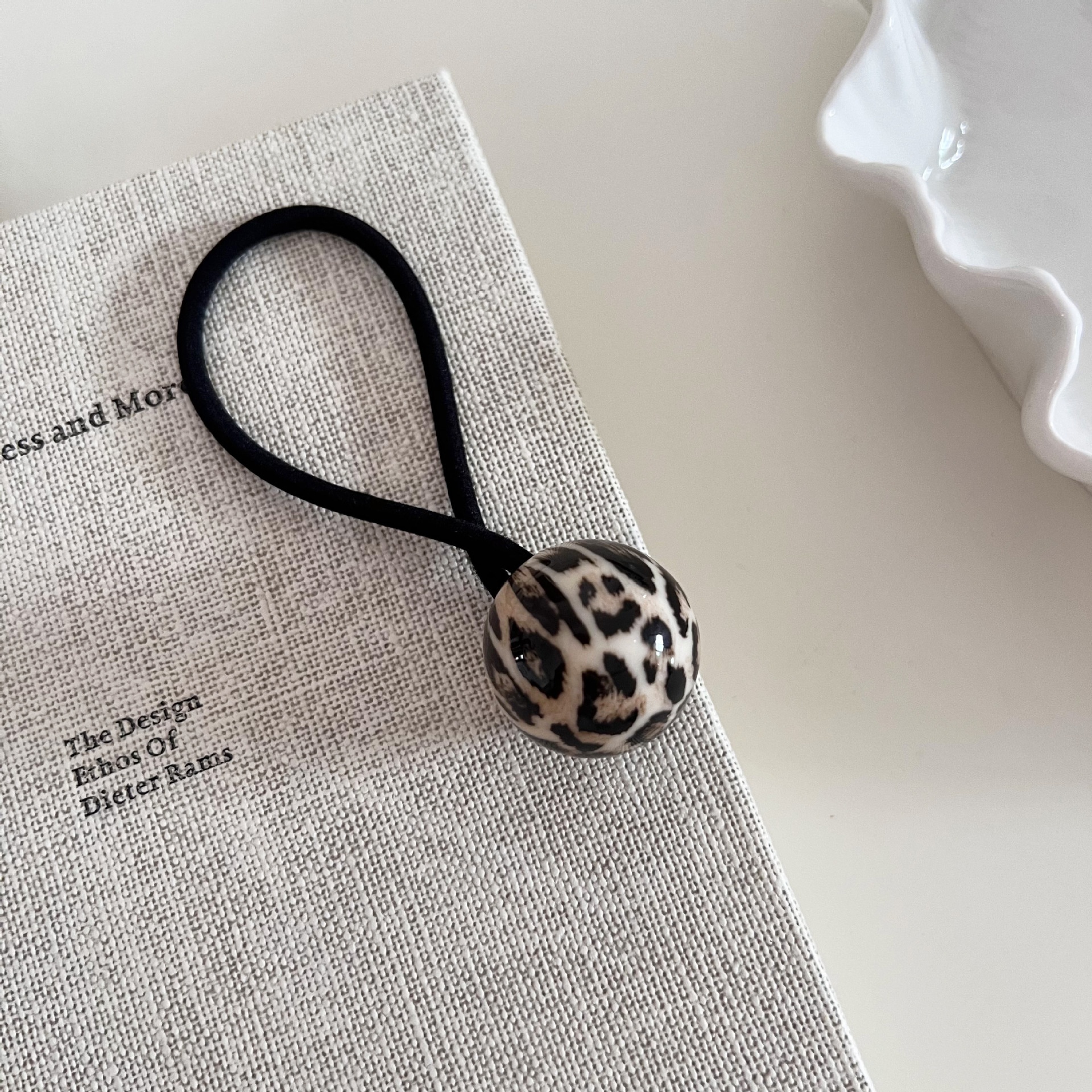Women's Simple Resin Ponytail Holder Hair Tie Large Leopard Print