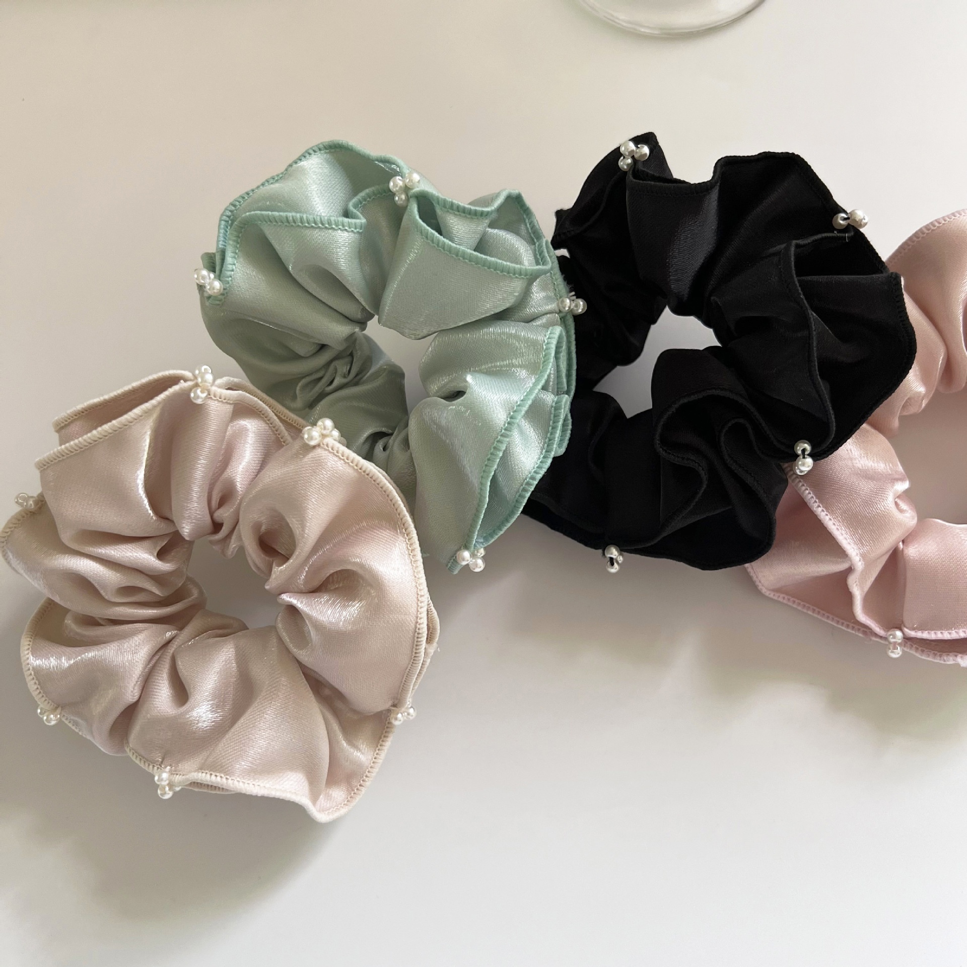 Women's Elegant French Pearl Ruffled Hair Tie Simple Bun Rope Solid Color
