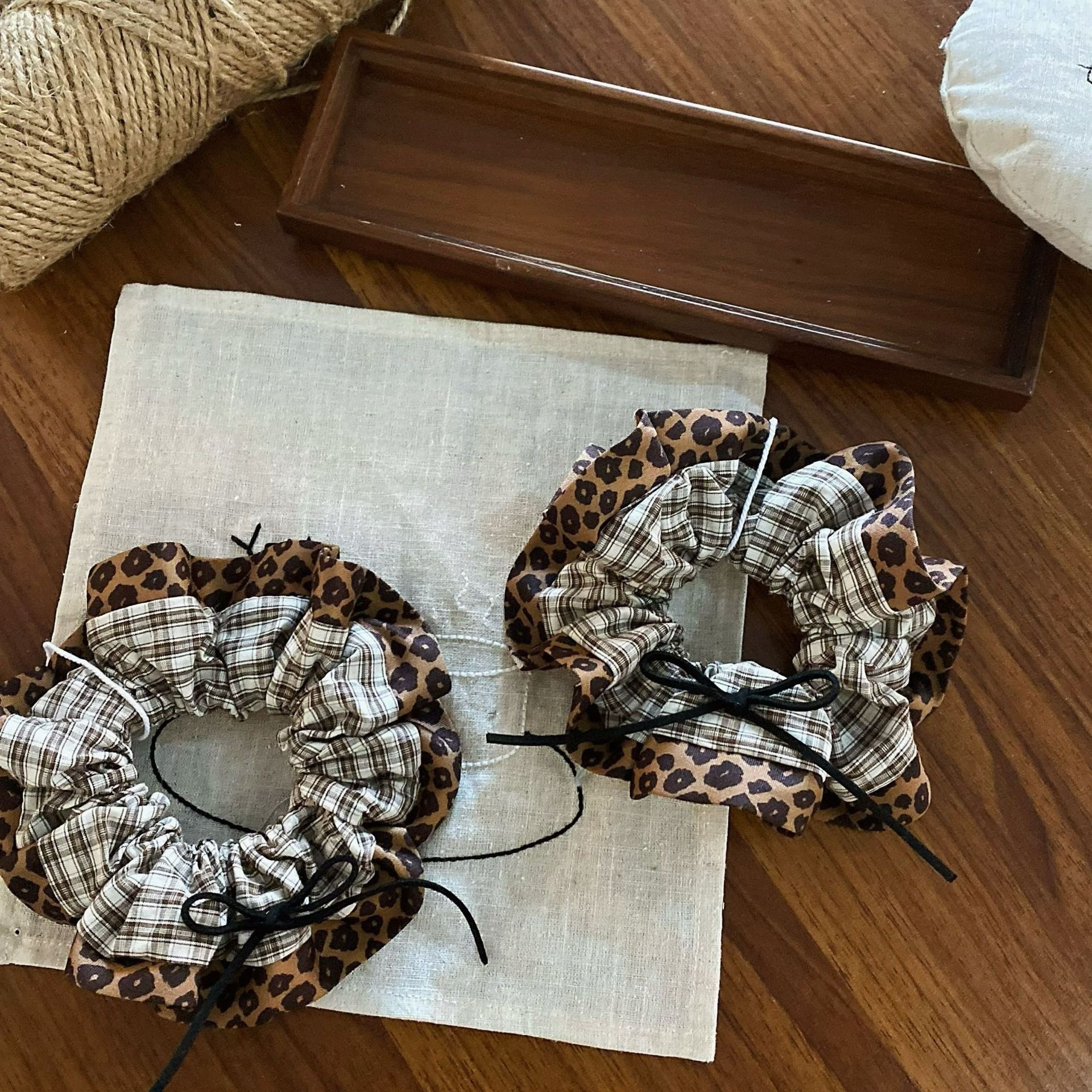 Women's Chic Butterfly Knot Plaid Leopard Hair Ties Vintage Winter Head Ropes