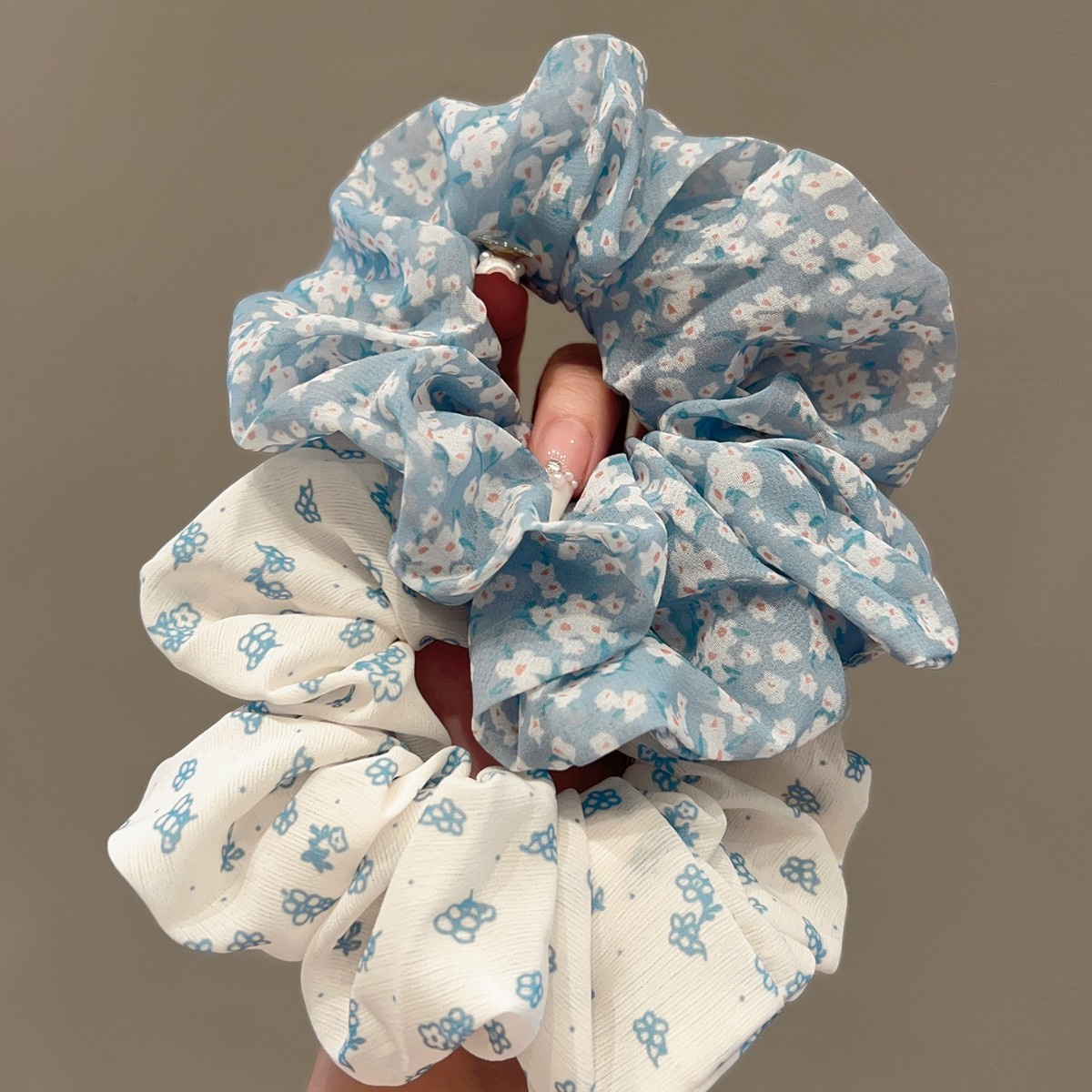 Women's High-End Fabric Hair Ties Cute Everyday Fresh Style Hair Ropes