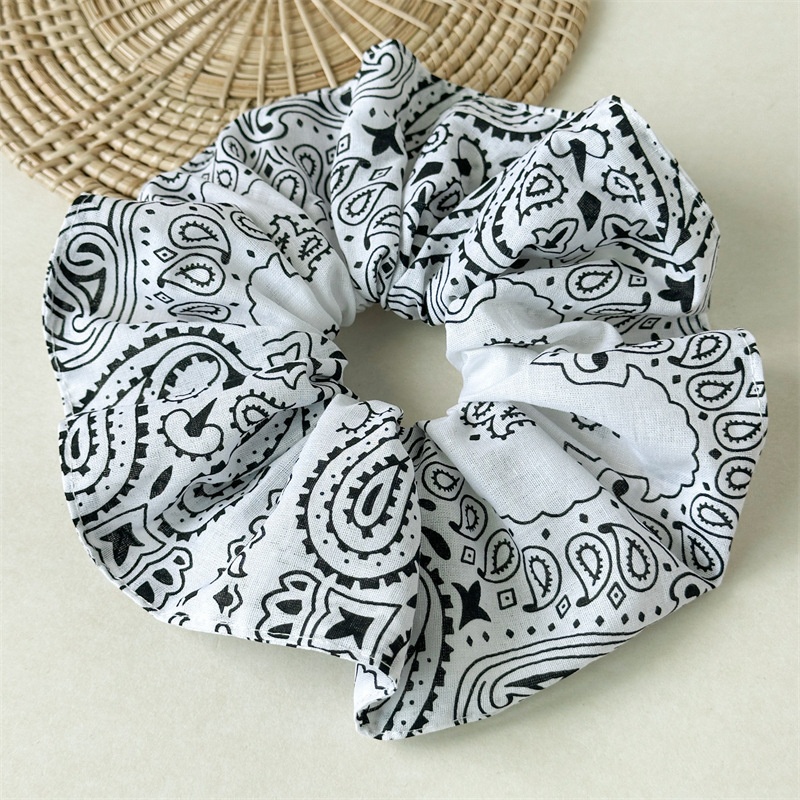 Women's Wide Fabric Hair Scrunchies Daily Headwear Trendy Worm Print