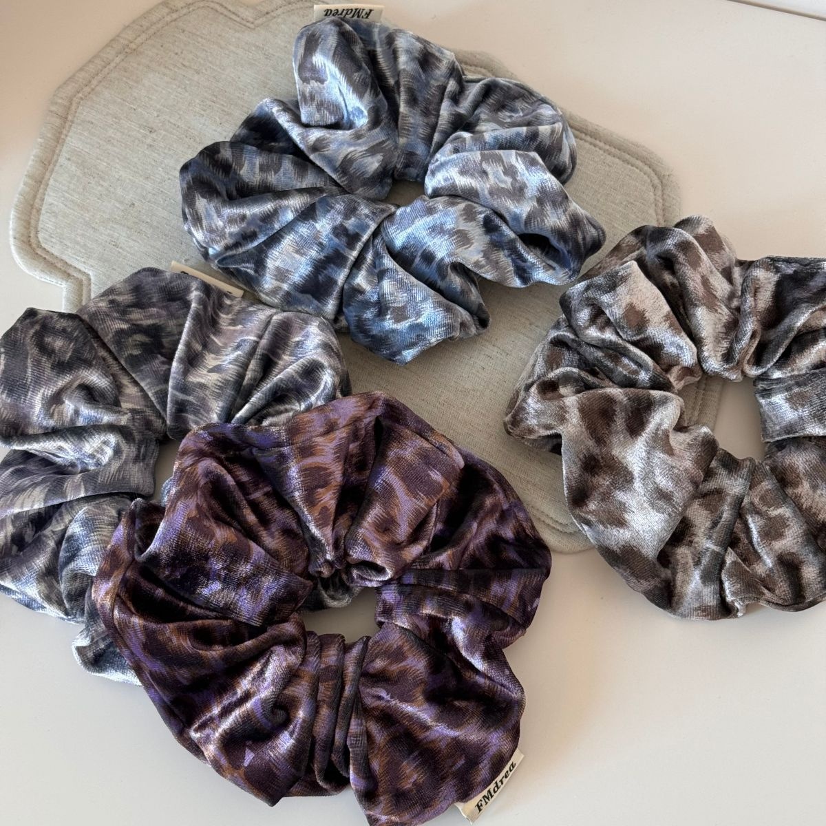 Women's French Velvet Pleated Elastic Hair Band Soft Leopard Print Scrunchie