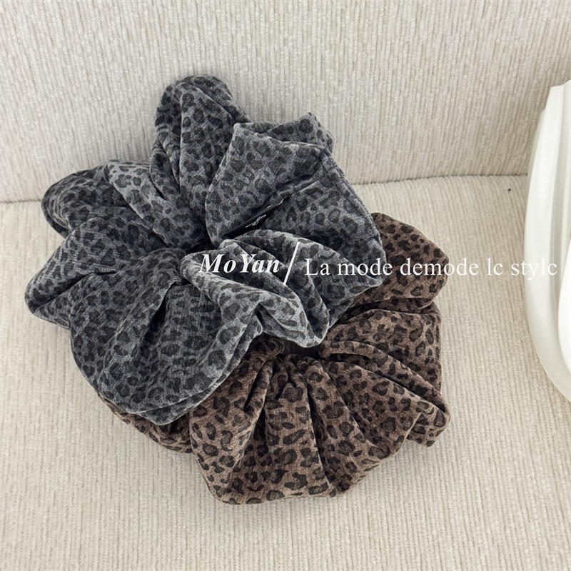 Women's Elegant Satin Tail Bun Hair Scrunchies Retro Leopard Print