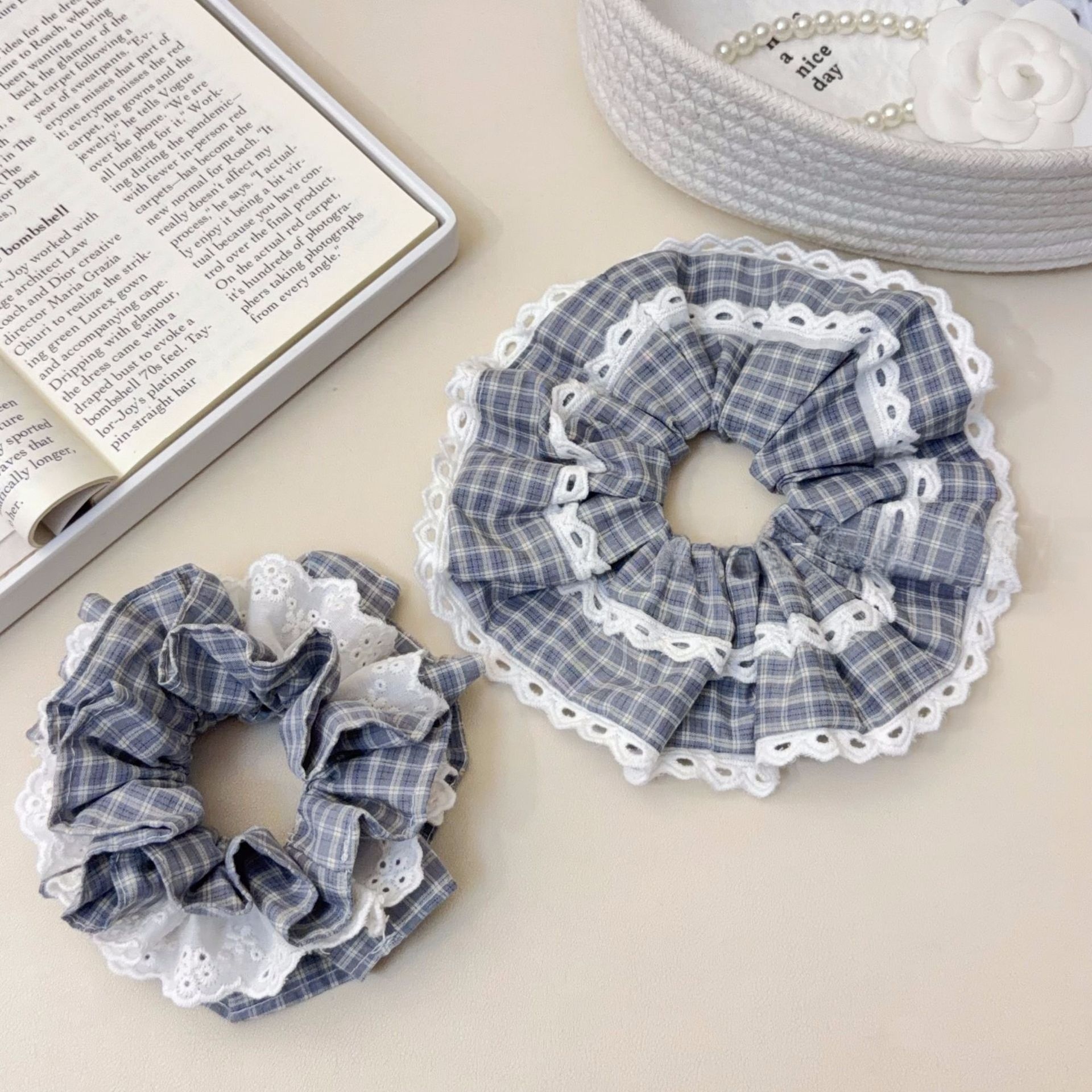 Women's Elegant Lace Hair Tie Scrunchie For Daily Wear Grey Plaid