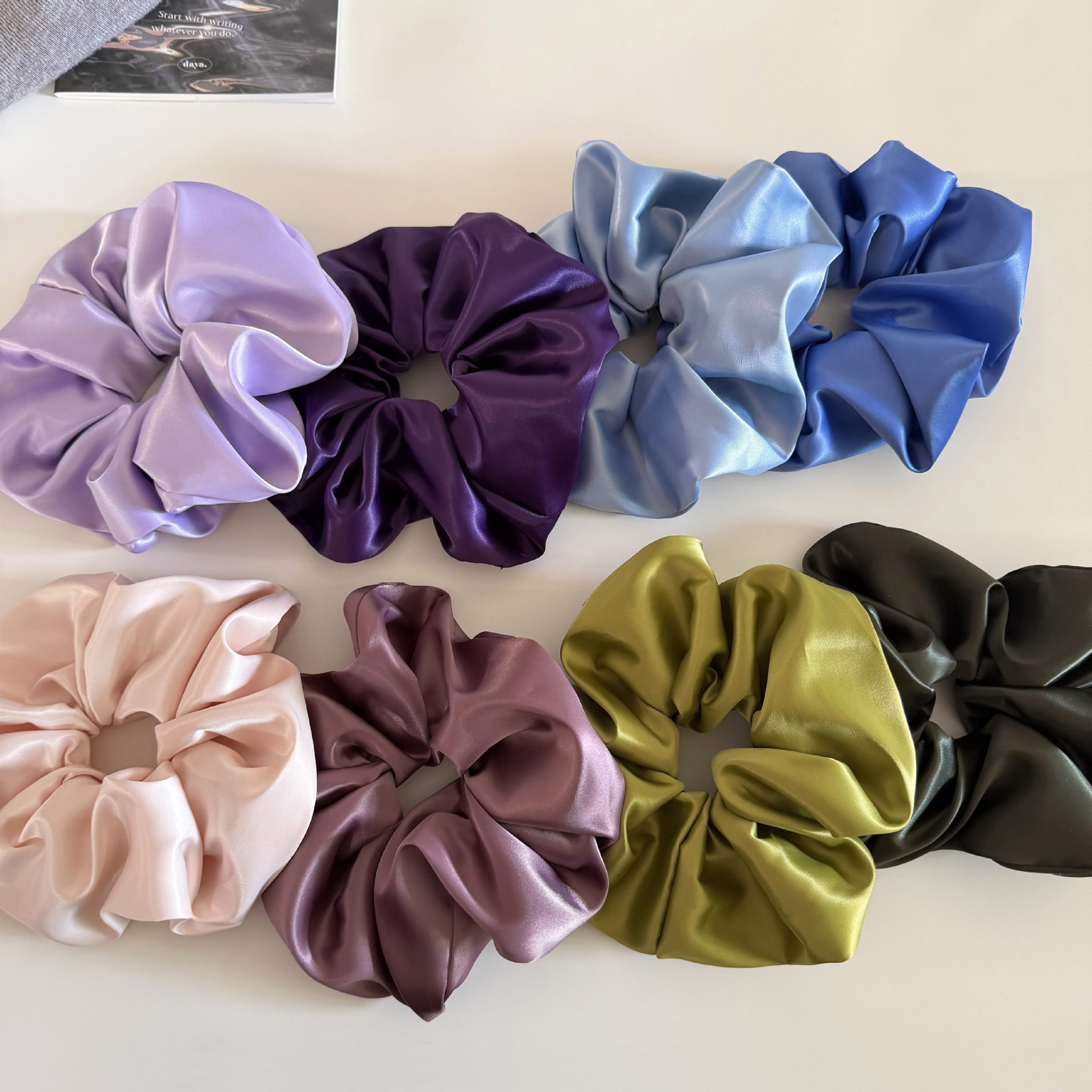 Women's Stylish Retro Satin Hair Tie For Daily Wear Multicolor