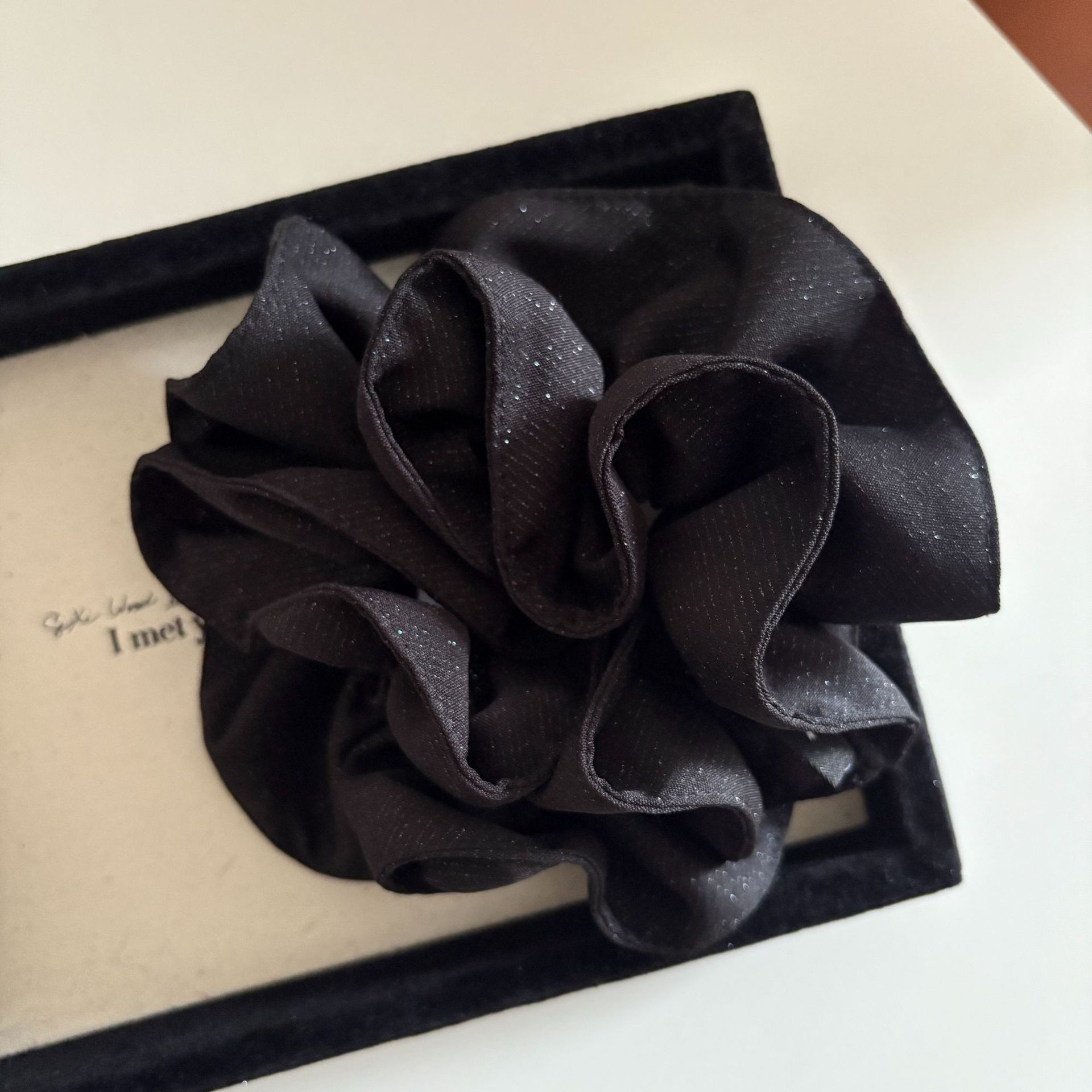 Women's Elegant Solid Color Satin Hair Tie, Chic Spring Accessory in Black