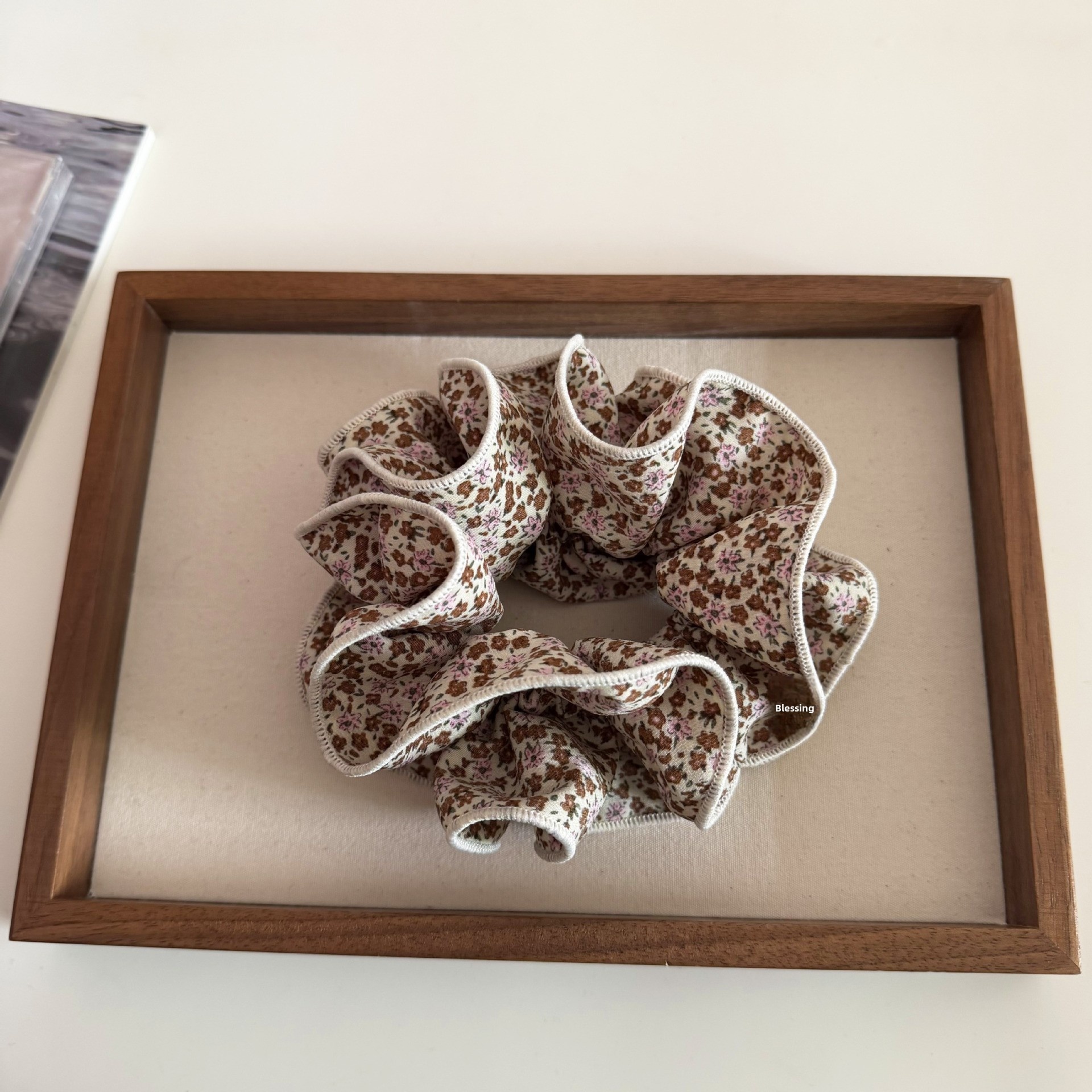 Women's Retro Ditsy Floral Cloth Hair Tie, Black Spring Hair Accessory