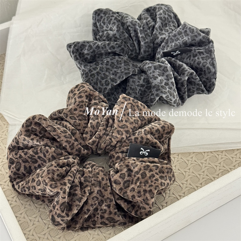 Women's Elegant Satin Tail Bun Hair Scrunchies Retro Leopard Print