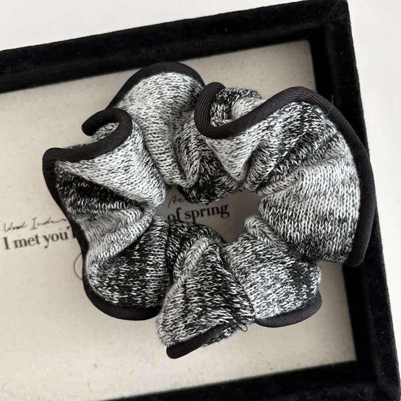 Women's Winter Thick Knitted Ruffle Hair Scrunchie Colorful Gradient