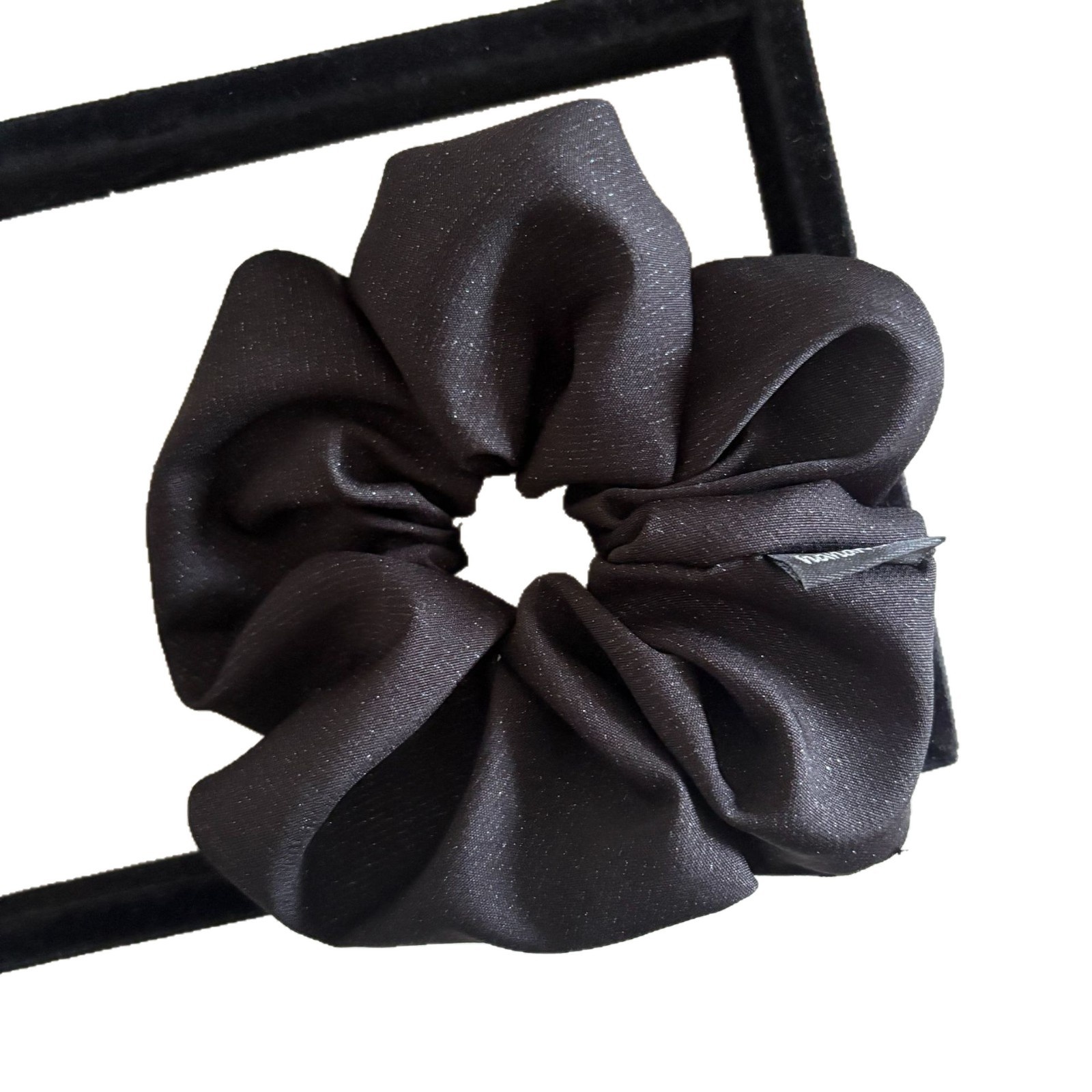 Women's Solid Color Cloth Hair Tie - Elegant Spring Accessory in Black & Red