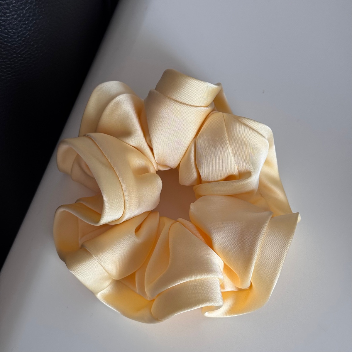 Women's Elegant Satin Scrunchie Hair Tie For Daily Wear Solid Color