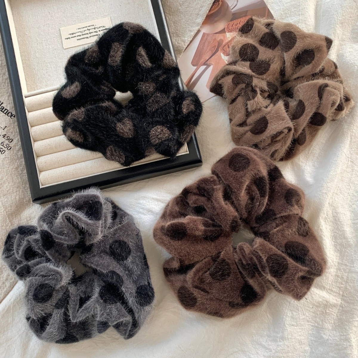 Women's Autumn Winter Velvet Hair Scrunchies Retro Polka Dot