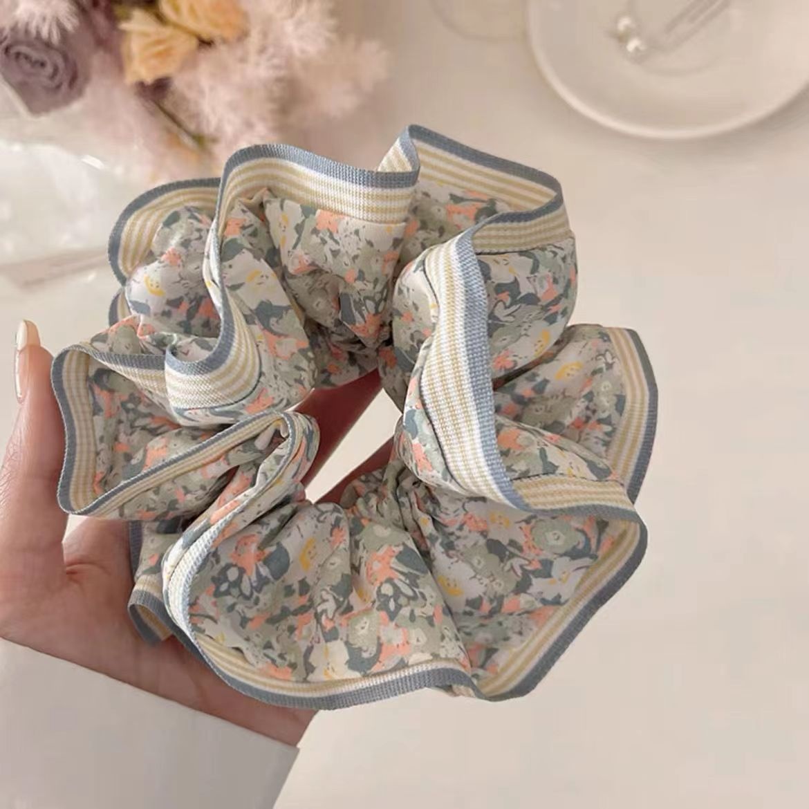 Women's Elegant Pleated Cloth Hair Tie Solid Color Minimalist Daily Scrunchie