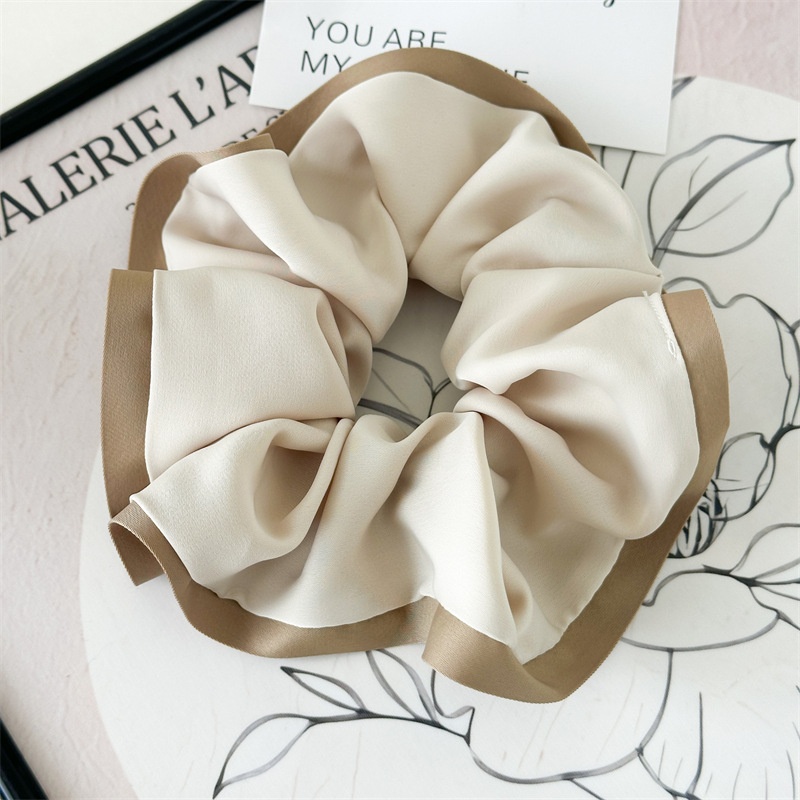 Women's Elegant Casual Holiday Cloth Hair Scrunchie Solid Color