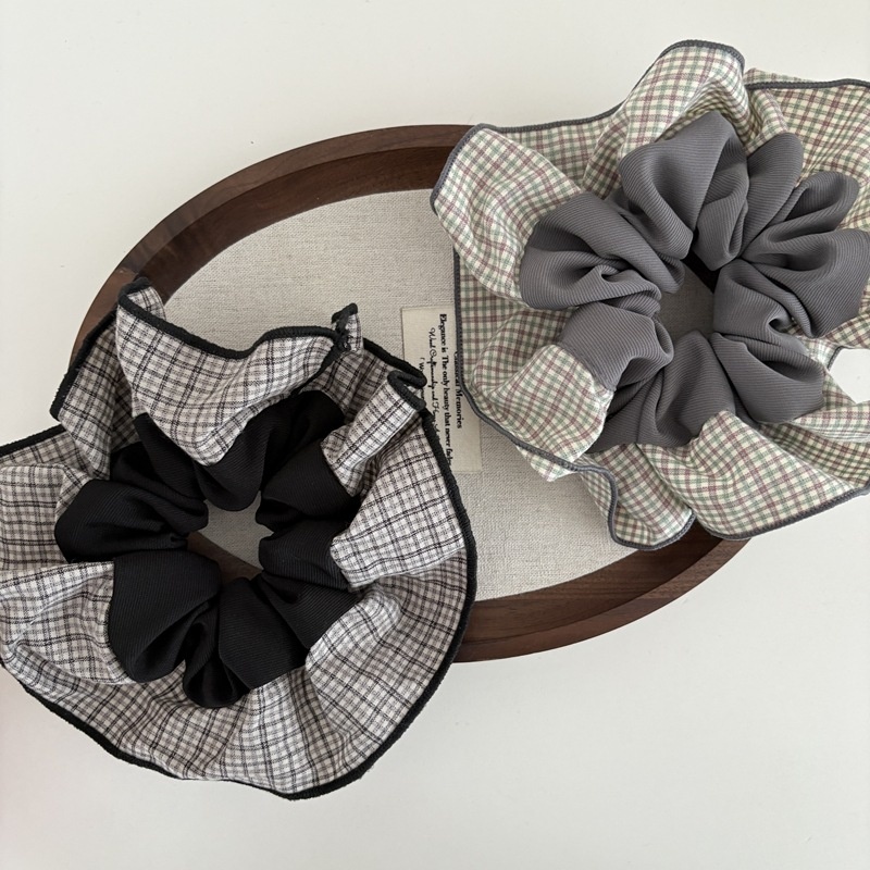 Women's Everyday Cloth Scrunchies Checkered Plaid Hair Ties In Black