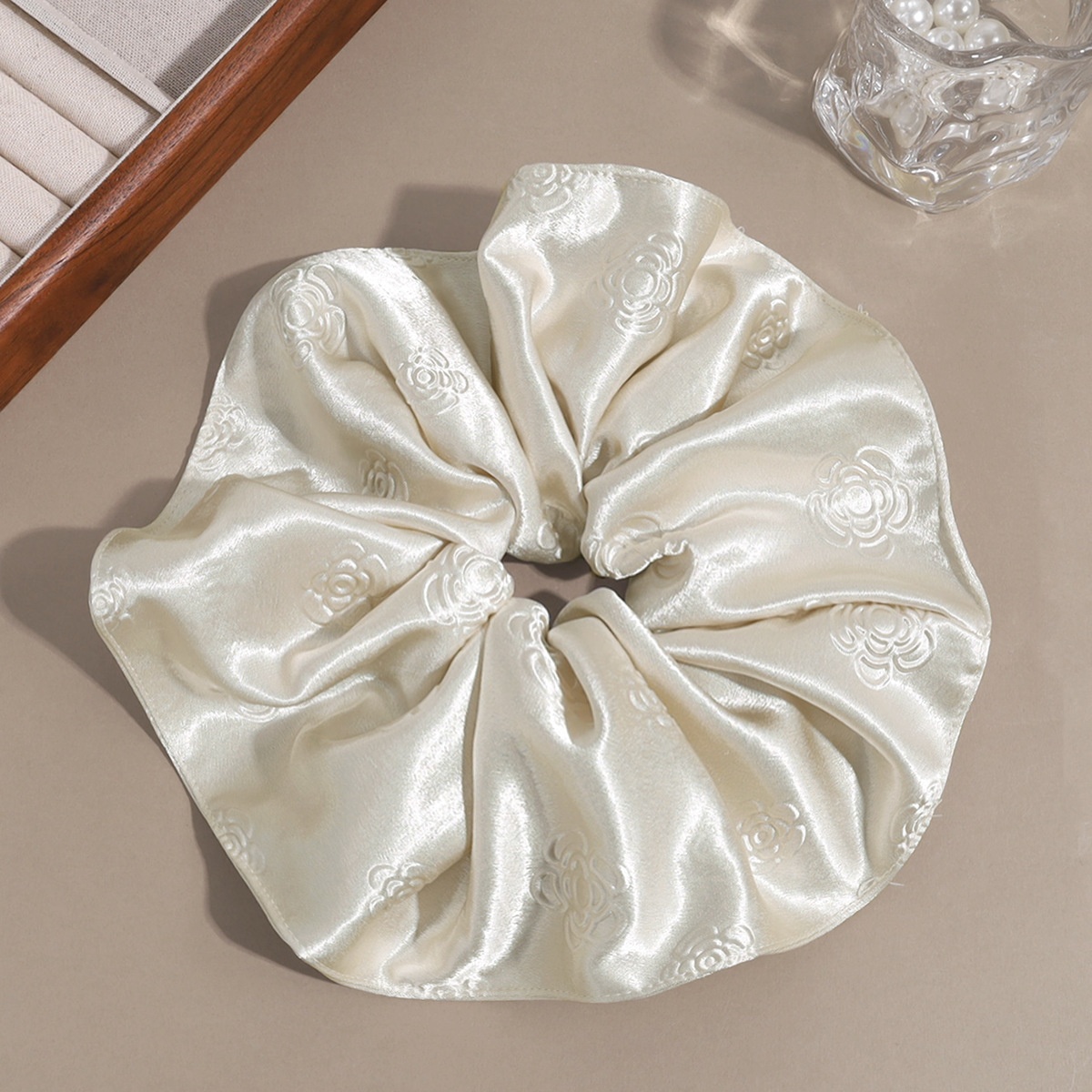 Women's Summer Retro Pearl Satin Hair Tie Beige Floral Pattern