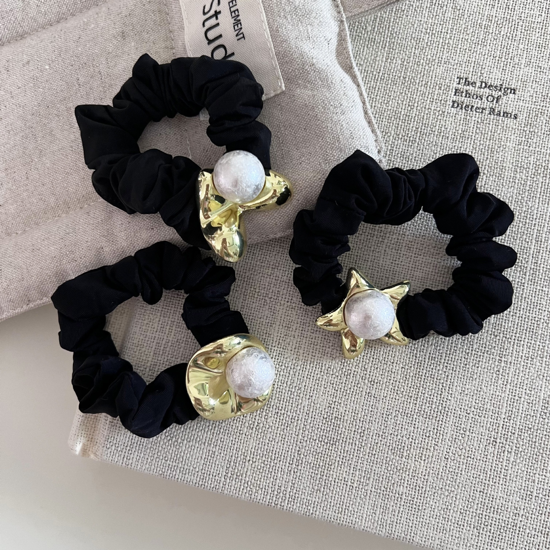 Women's High Elastic Pearl Bun Styling Hair Ring Black Star Heart