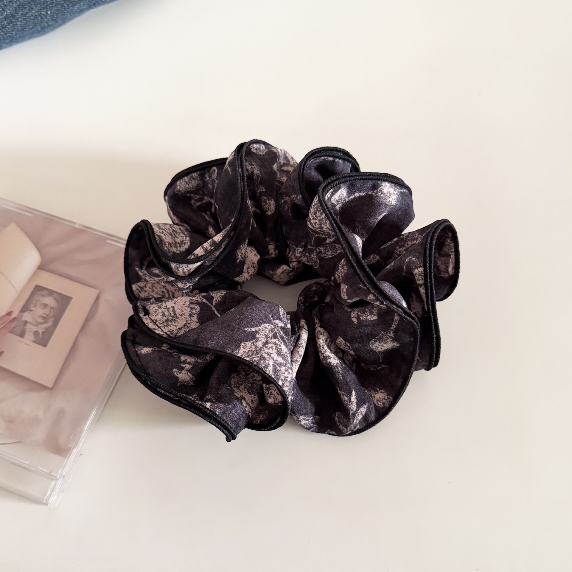 Women's French Retro Fabric Elastic Bun Hair Accessory Rose Print