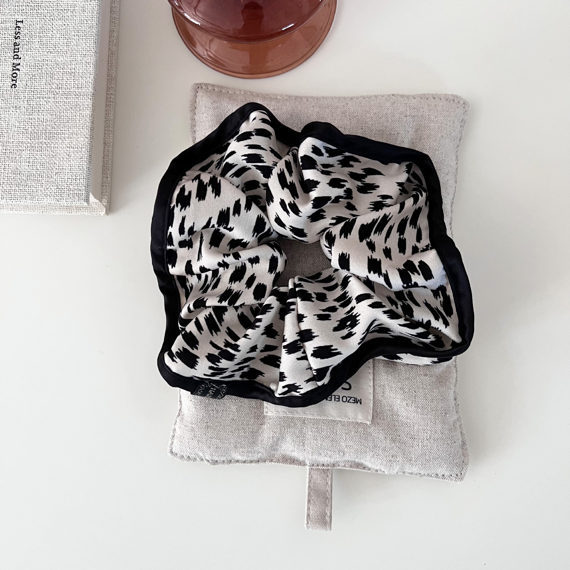 Women's Vintage Satin Hairband Black And White Leopard Print