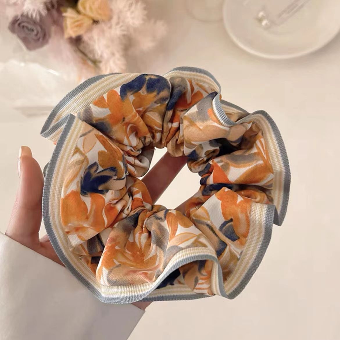 Women's Elegant Pleated Cloth Hair Tie Solid Color Minimalist Daily Scrunchie