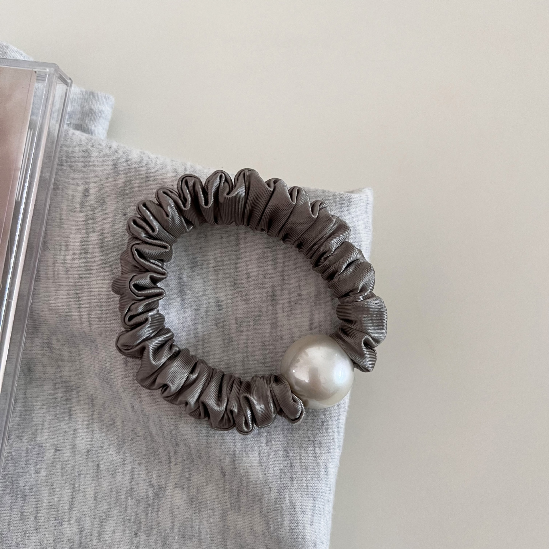 Women's Simple Artificial Pearl Hair Tie Spring Accessory Black