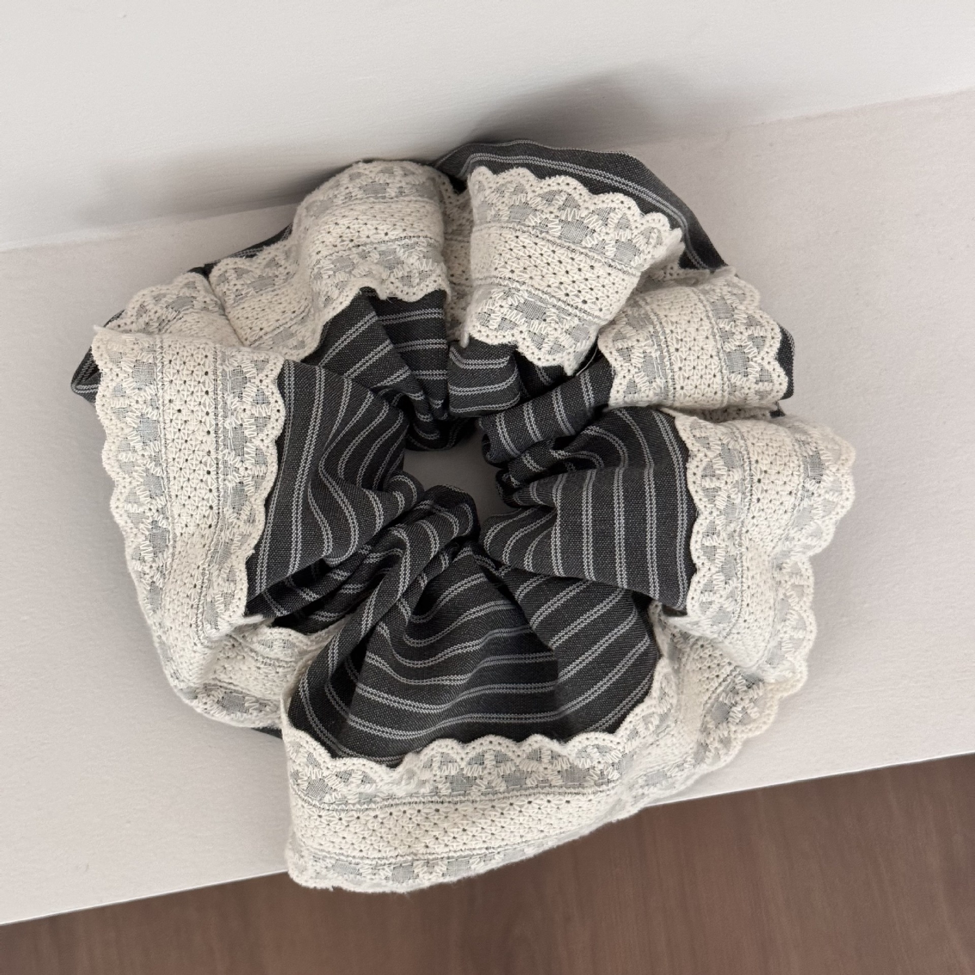 Women's Elegant Cloth Hair Tie For Everyday Wear Grey & Blue Striped Lace