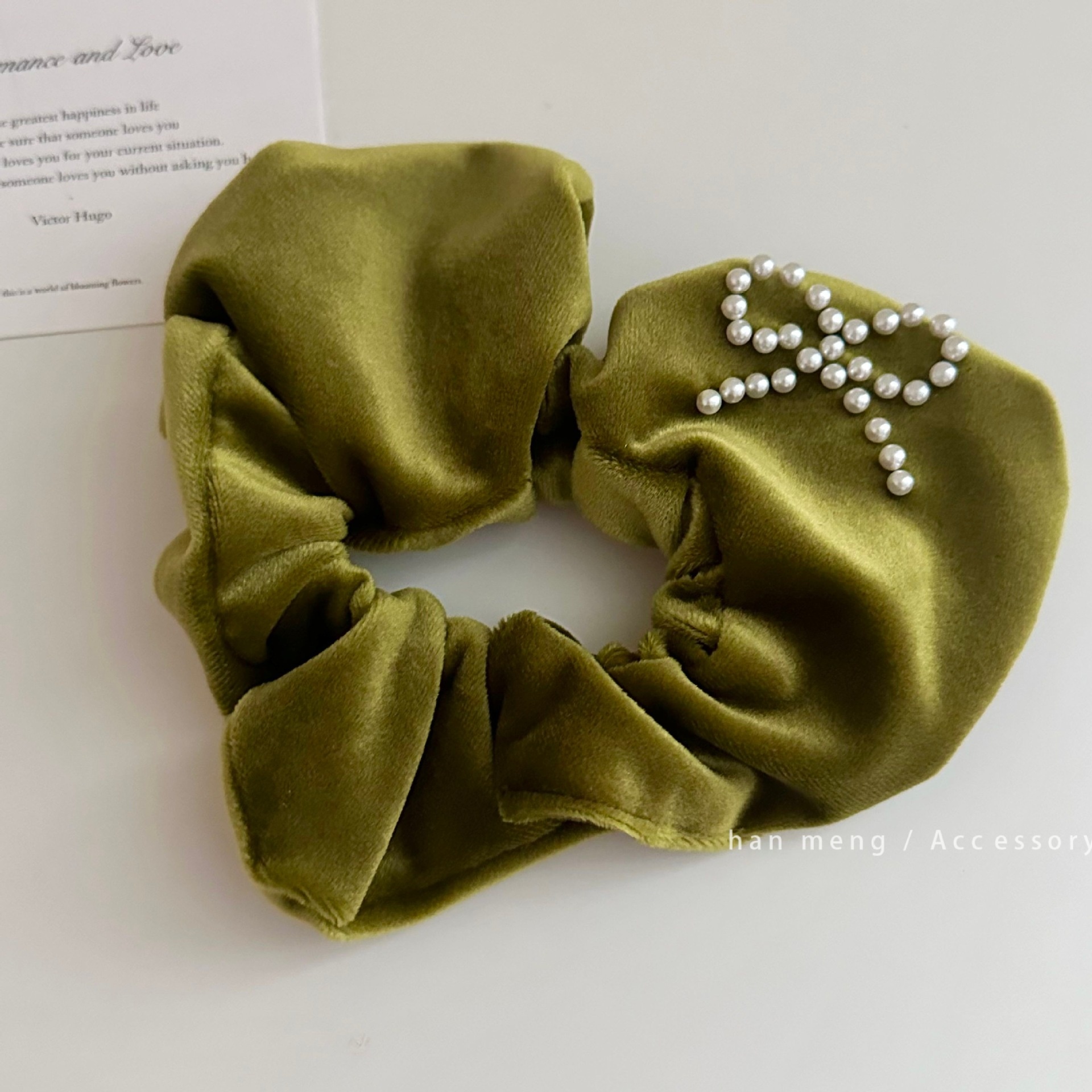 Women's Soft Velvet Pearl Bow Scrunchie Ponytail Hair Tie Heart Pattern