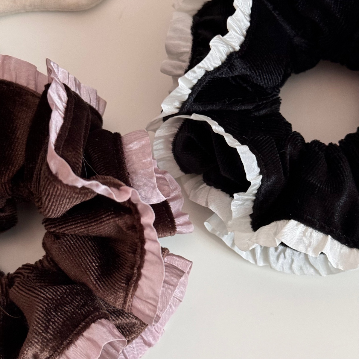 Women's Elegant Velvet Lace Hair Tie in Black for Autumn & Winter