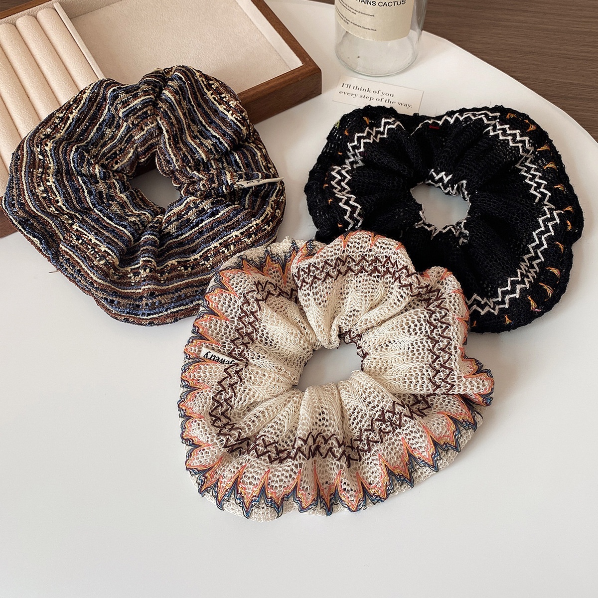 Women's Hand-Woven Large Cloth Hairband Color-Block Floral Grid Black & Coffee