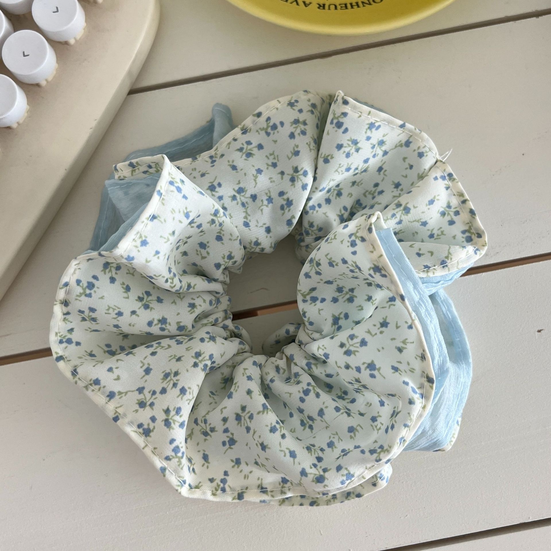 Women's Elegant Ditsy Floral Cloth Hair Clip and Band for Cute Daily Wear