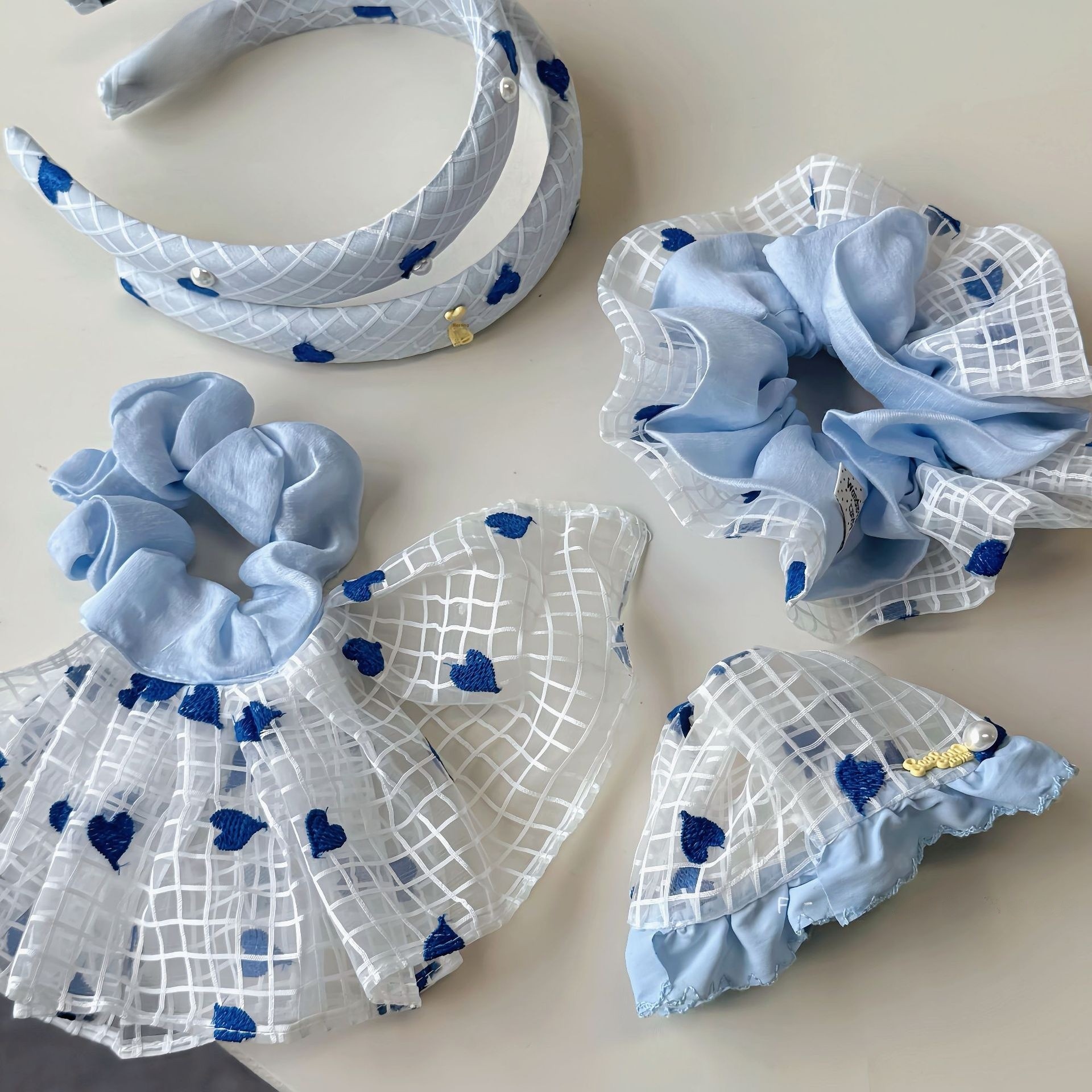 Women's Oversized Blue Bow Pearl Hair Tie Heart Pattern Cloth Hairband