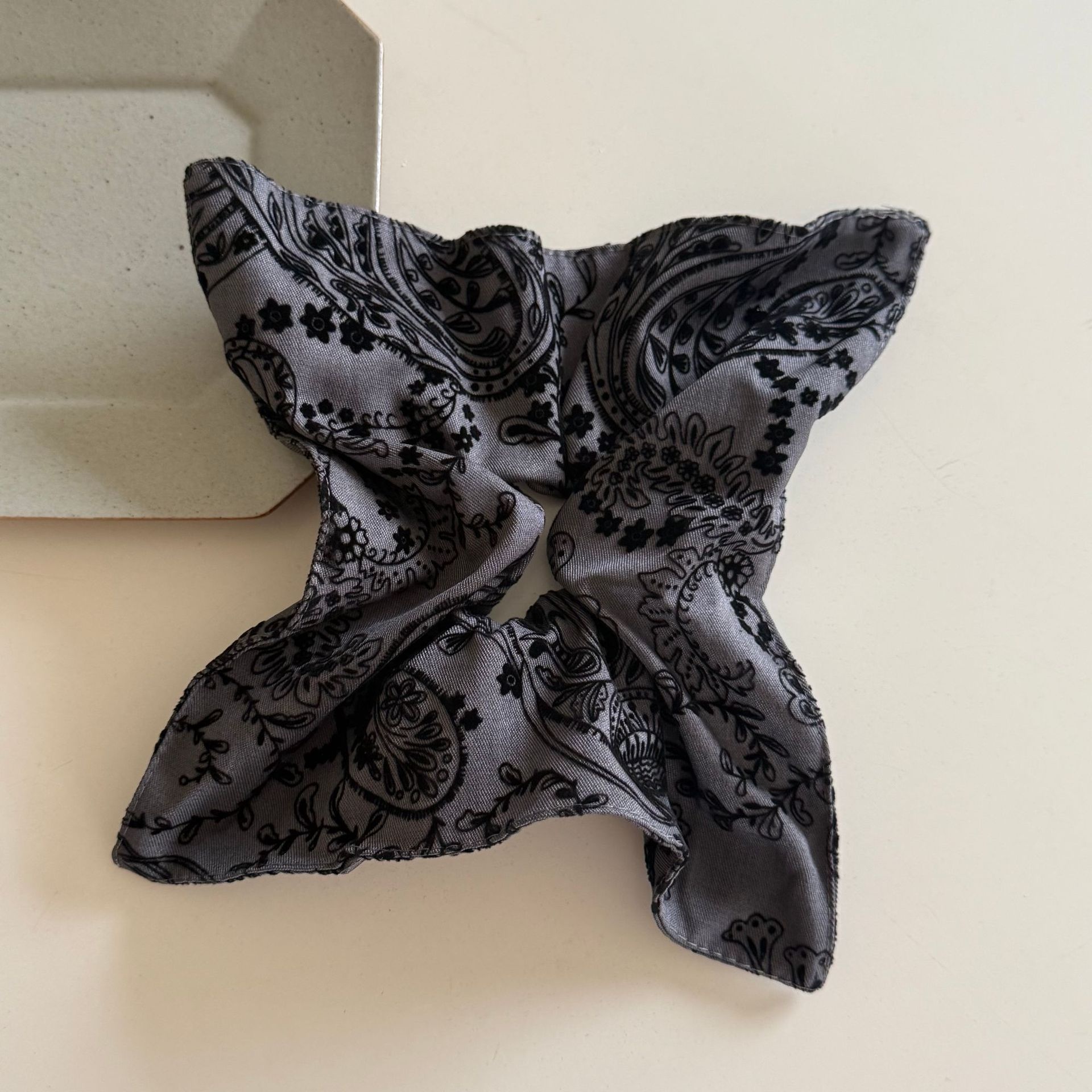 Women's Autumn Winter Cloth Hair Scrunchie Retro Grey Cashew Nuts Print