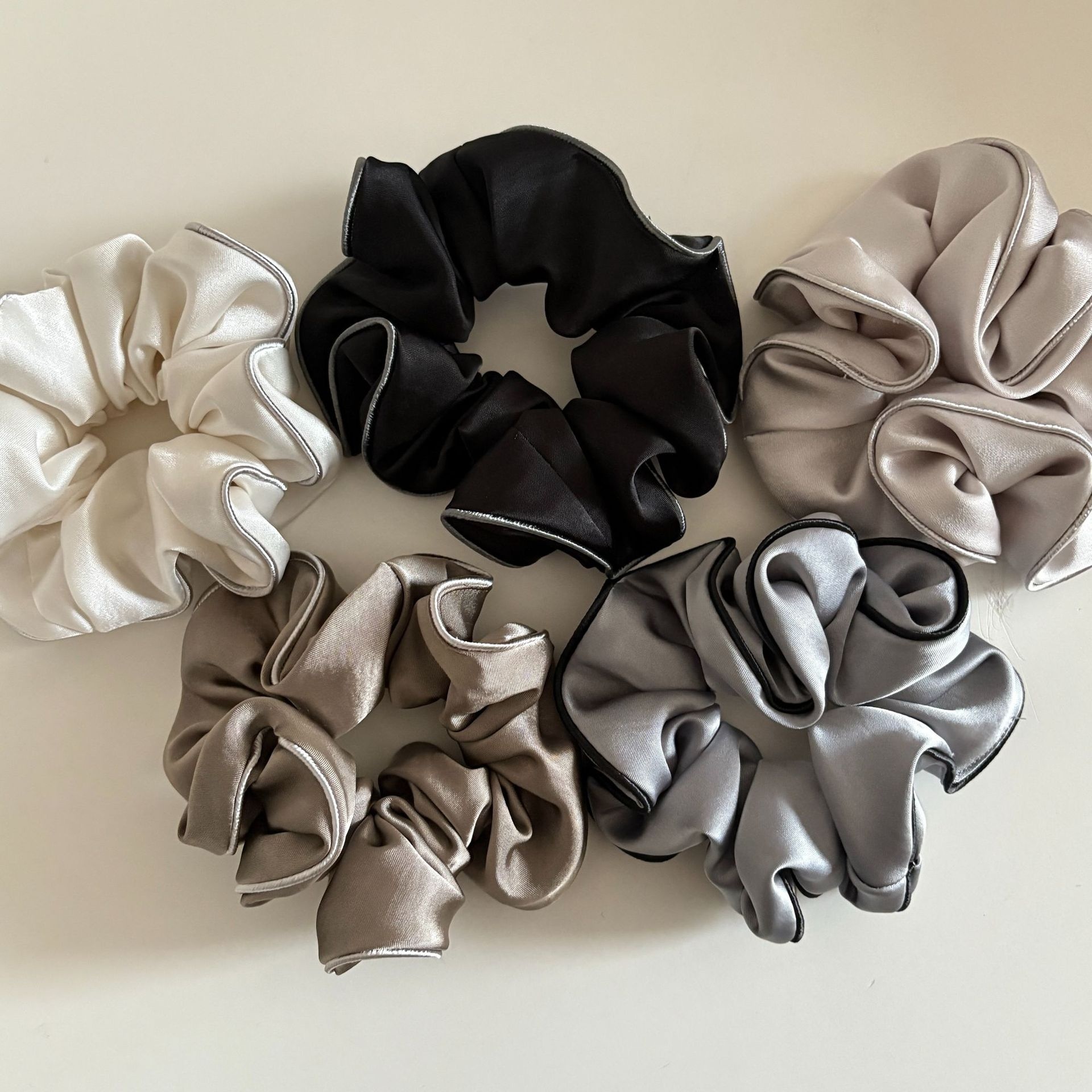 Women's Elegant Solid Black Cloth Hair Tie, Chic Spring Hair Accessory