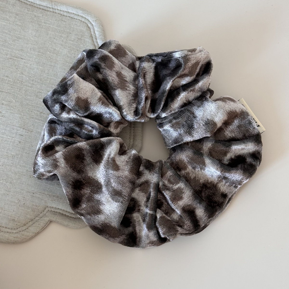 Women's French Velvet Pleated Elastic Hair Band Soft Leopard Print Scrunchie