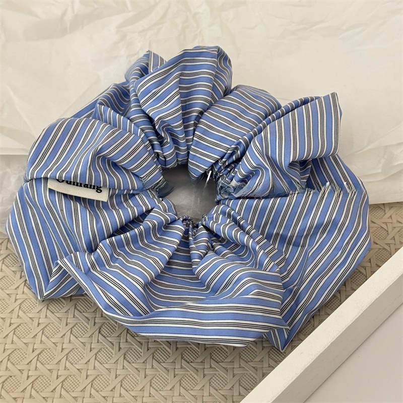 Women's Soft Cloth Hair Tie, Stylish Blue Plaid Scrunchie for All Seasons